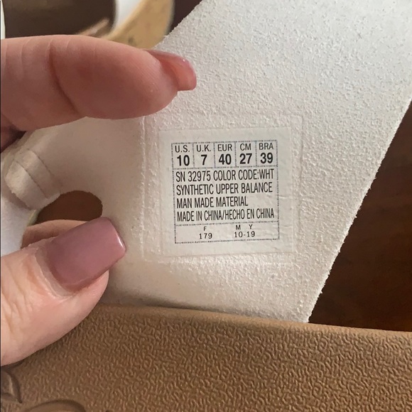 Sketchers luxeFoam White Wedge Sandals Sz 10 NWOT - Picture 6 of 9